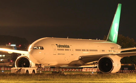 Turkmenistan_Airlines_neue_Boeing_777_200